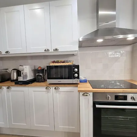 בית נופש Le Magnolia Terrace & Private Parking Sleeps 6 *