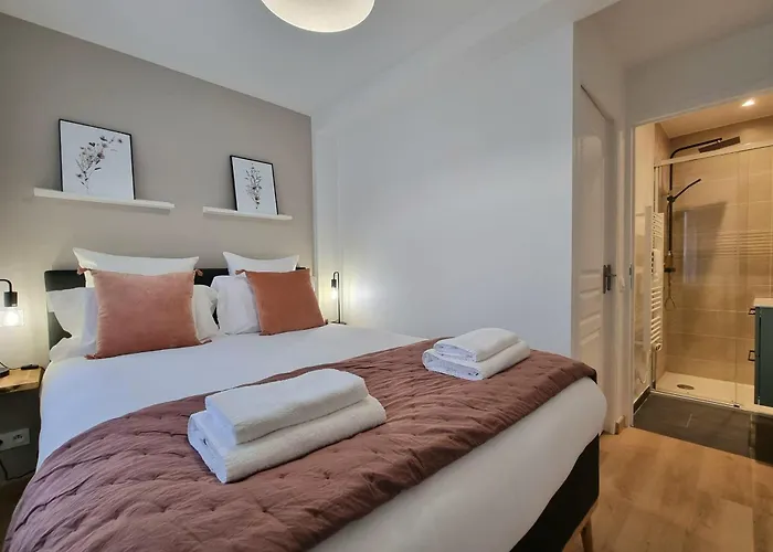 Le Magnolia Terrace & Private Parking Sleeps 6 בית נופש *