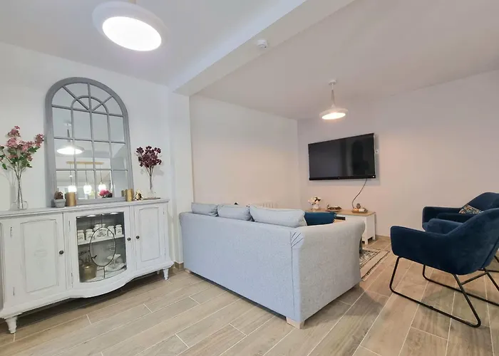 בית נופש Le Magnolia Terrace & Private Parking Sleeps 6 *