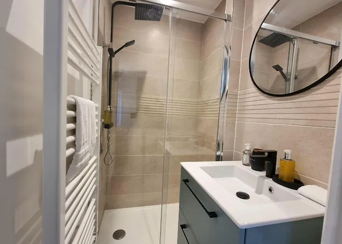 Le Magnolia Terrace & Private Parking Sleeps 6