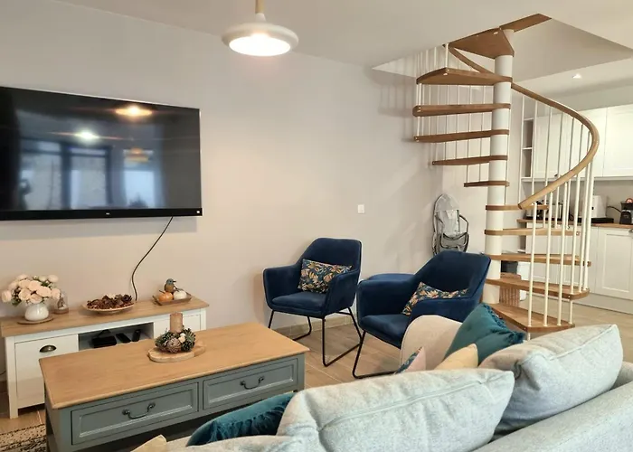 Le Magnolia Terrace & Private Parking Sleeps 6 *