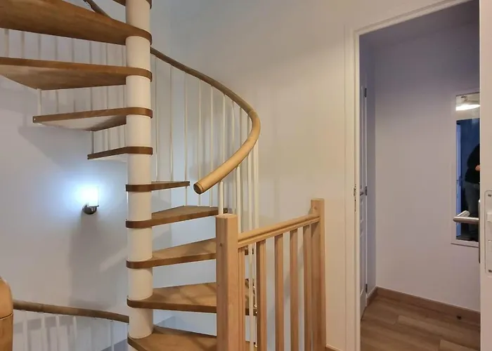 Holiday home Le Magnolia Terrace & Private Parking Sleeps 6