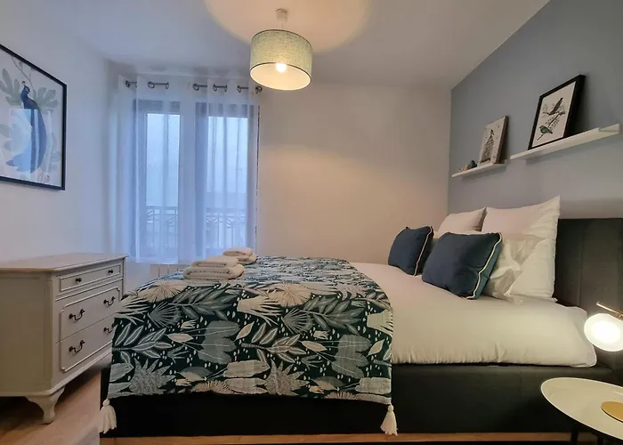 Le Magnolia Terrace & Private Parking Sleeps 6 *